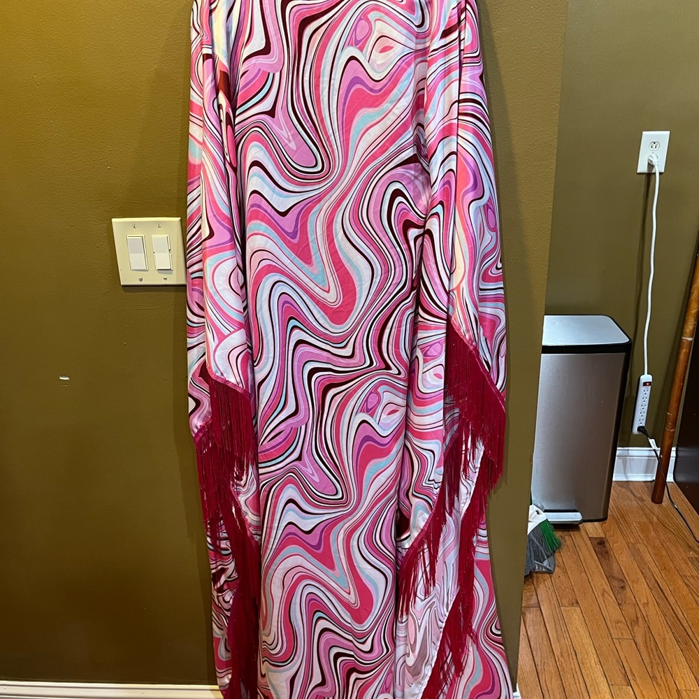 Dramatic Fringed Coverup. Size Large - image 3
